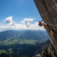 Via Ferrata: Co to jest? Bezpieczny start w świat żelaznych dróg