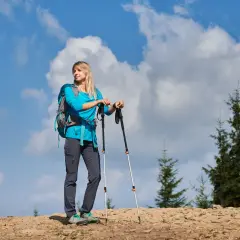 Kije trekkingowe: Jak wybrać idealne i nie żałować?