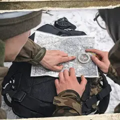 Nawigacja kompasem wojskowym: Zgub się bez GPS? Nigdy więcej!