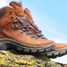 Jakie buty w Tatry latem? Uniknij błędów, wędruj bezpiecznie!