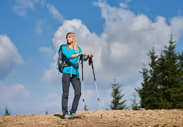Kije trekkingowe: Jak wybrać idealne i nie żałować?