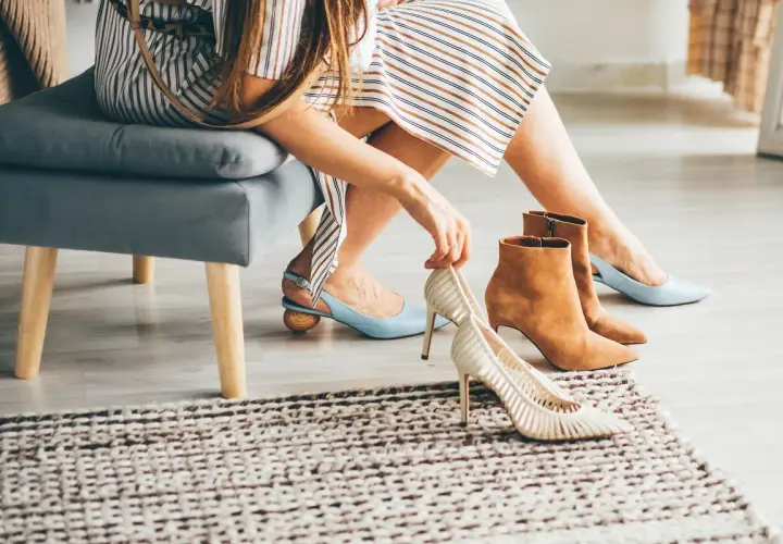 Ciasne buty? Jak stępić obuwie dla wygody i stylu vintage.