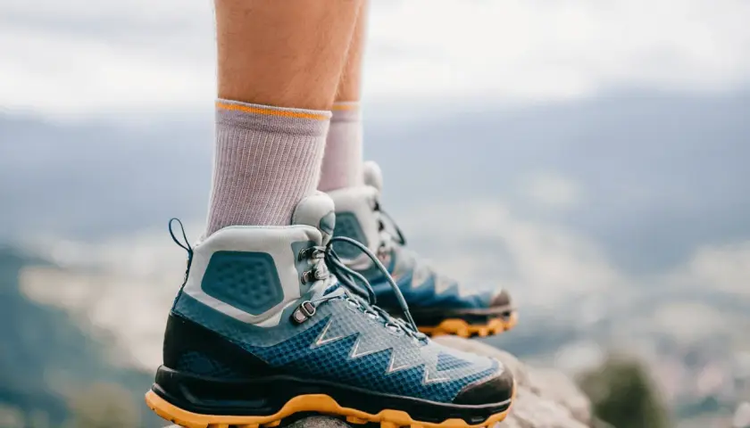 Skarpety trekkingowe: Wybierz idealne i uniknij pęcherzy!