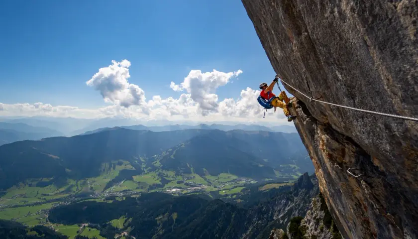 Via Ferrata: Co to jest? Bezpieczny start w świat żelaznych dróg