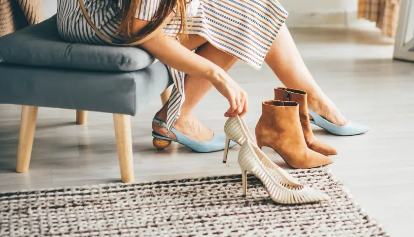Ciasne buty? Jak stępić obuwie dla wygody i stylu vintage.