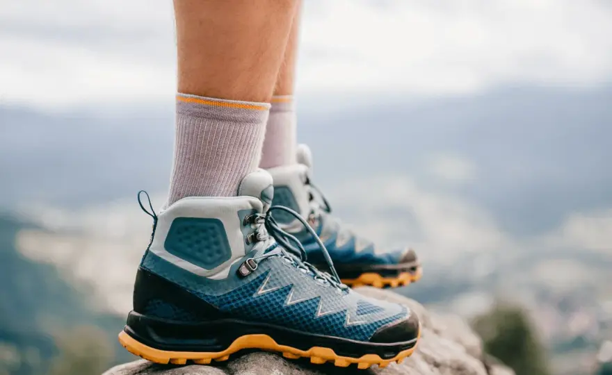 Skarpety trekkingowe: Wybierz idealne i uniknij pęcherzy!