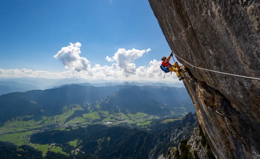 Via Ferrata: Co to jest? Bezpieczny start w świat żelaznych dróg