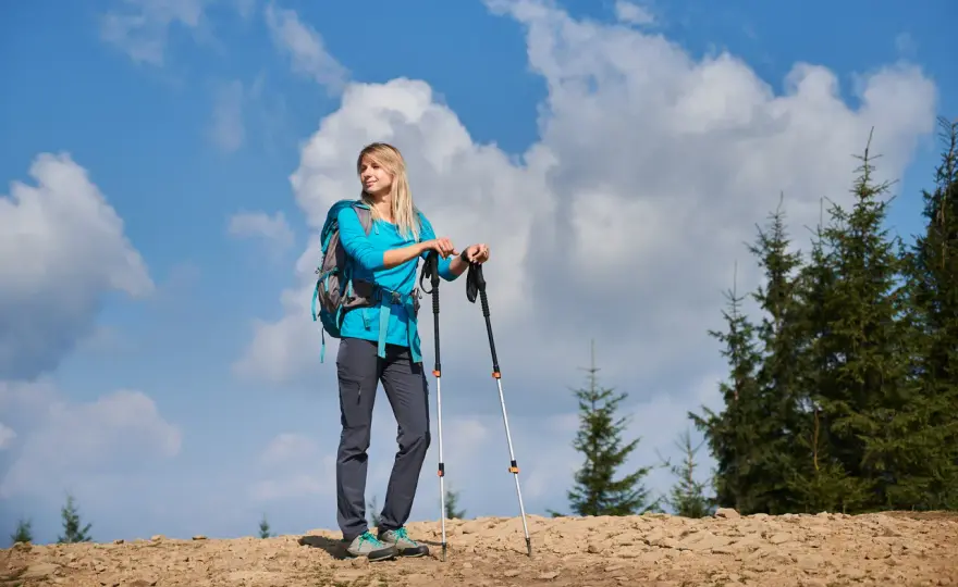 Kije trekkingowe: Jak wybrać idealne i nie żałować?