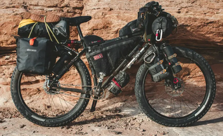 Bikepacking: Jaki namiot na rower? Twoja decyzja zmienia wszystko!