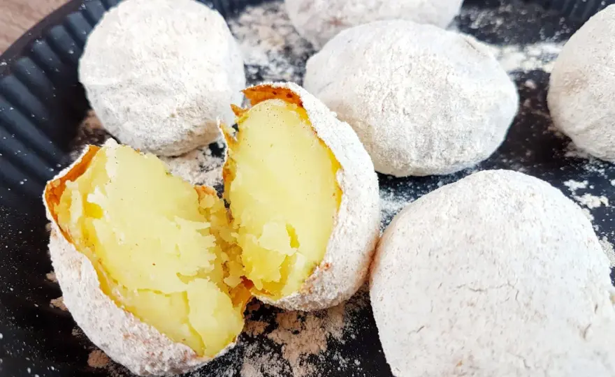 Perfekcyjne ziemniaki z ogniska: Ile piec? Żar to klucz!