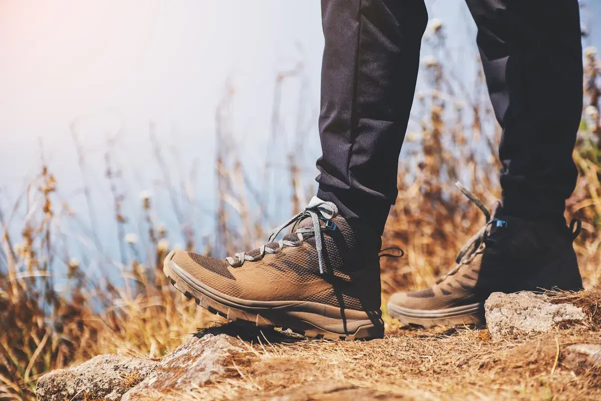 Buty w góry: Wybierz idealne! Bezpieczeństwo i komfort na szlaku